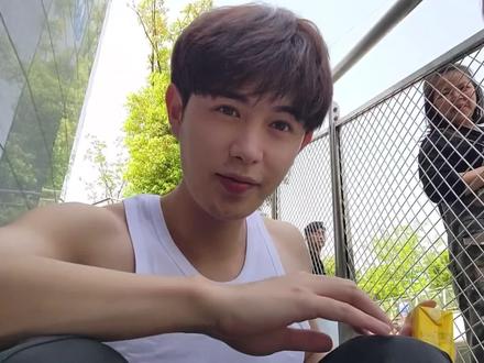 男同黄漫视频 视频但根据我的男同使用准则