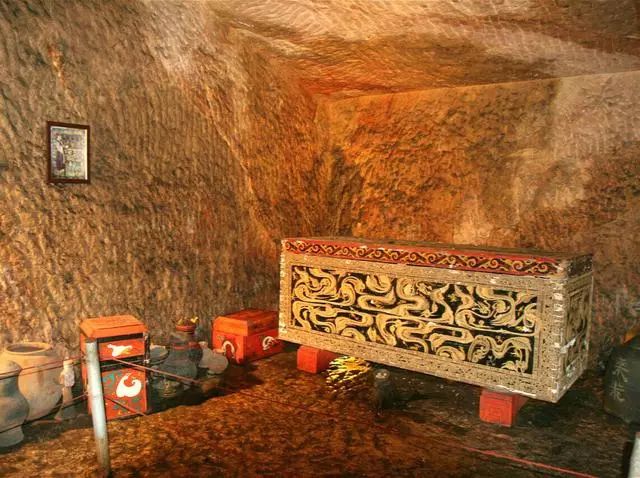 岸边露伴瞎78动