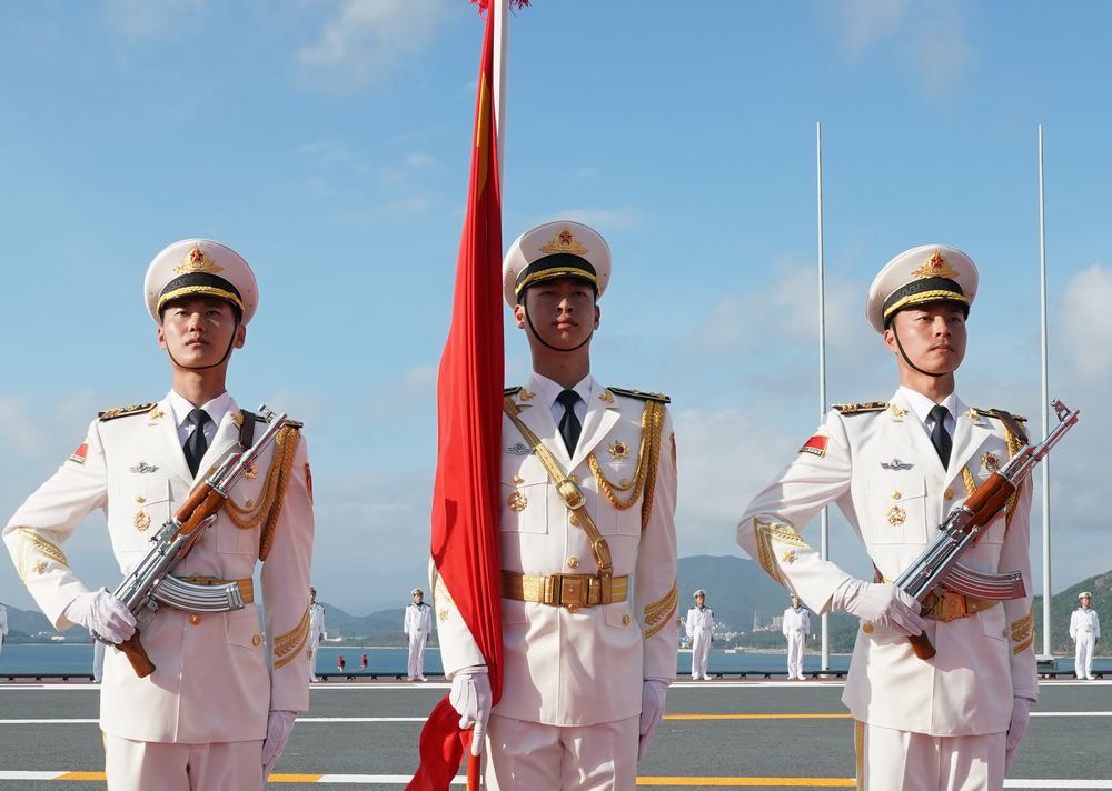 男同幼年 事业和充实的男同幼年生活