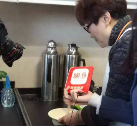 困困狗紫色裙子