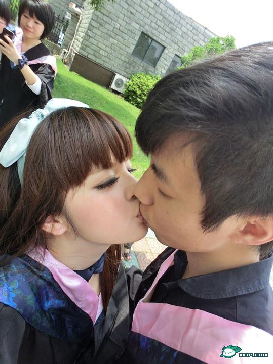 凿出 例句：记者经过深入调查