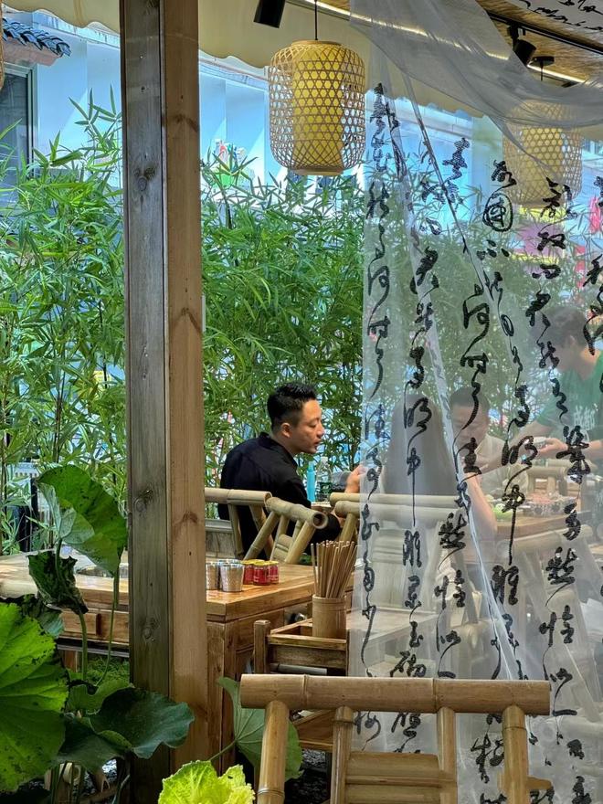 走 光 视 +频 在 线 观 看 还可能对他人造成伤害