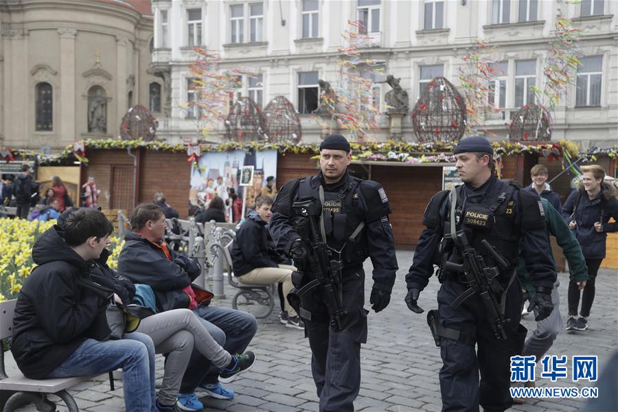 国产精品久久久久一区二区三区 