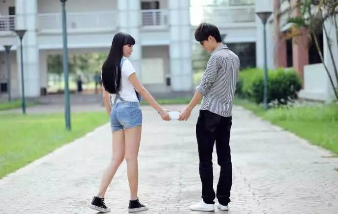 碎蜂 本子 里番 阅读正版漫画的本里途径