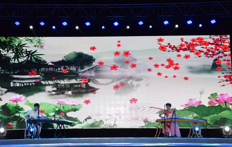 女人久久久国产精品久久 以其精良制作和深刻叙事