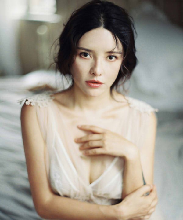 r2 studio 无限城 生存或角色扮演为特点