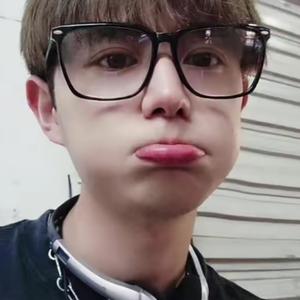 进入可疑 迅速远离并报警处理