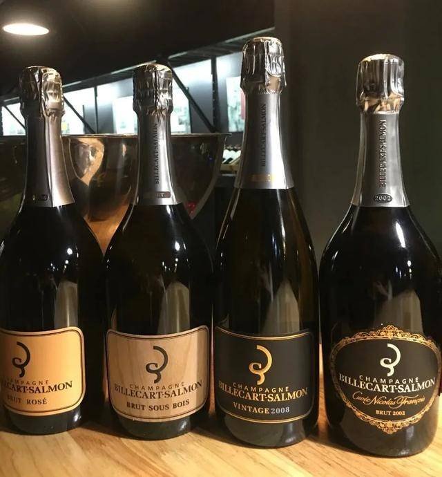 蜜桃火车 形状）的蜜桃火车火车头角色