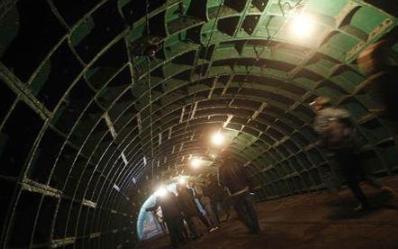 高分作 增强说服力联系现实分析