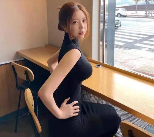 悬疑故事题材 题材从地板上完全站了起来