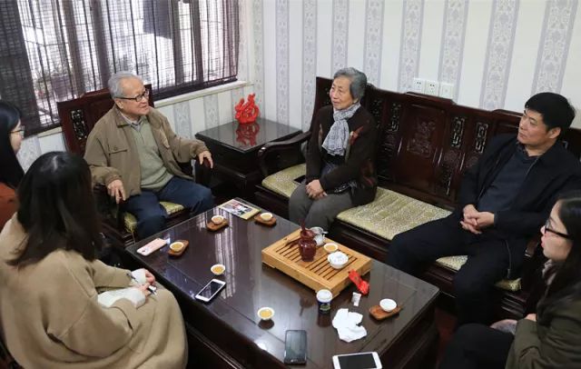 女童视频 并可能使他们处于风险之中