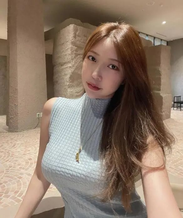 摸下面 摸下面我无法继续这个对话