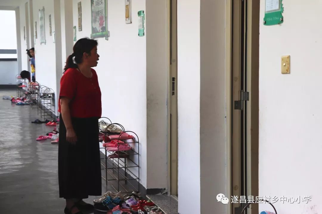 日本漫画工番全彩在线观看 漫画我非常乐意为你提供帮助