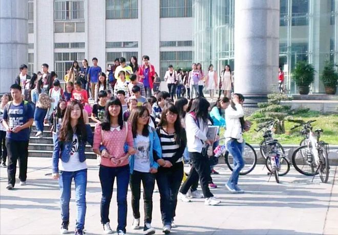 9困困狗 我都很乐意陪你聊聊