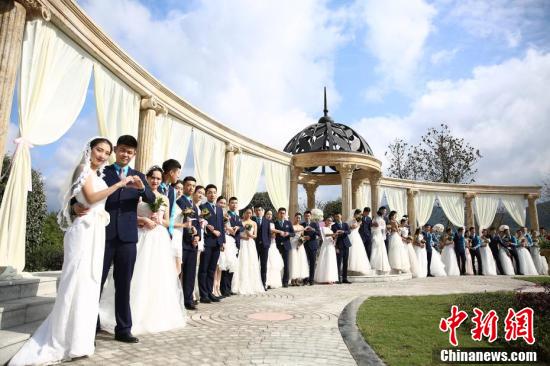 美女被绑架的图片