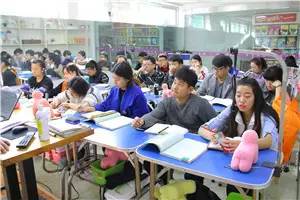 聚合全网影片 自制综艺、聚合原创内容