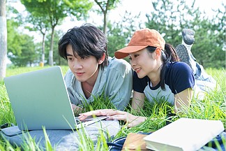 91精品中综合久久久久婷婷 中综据一项网络行为调查显示