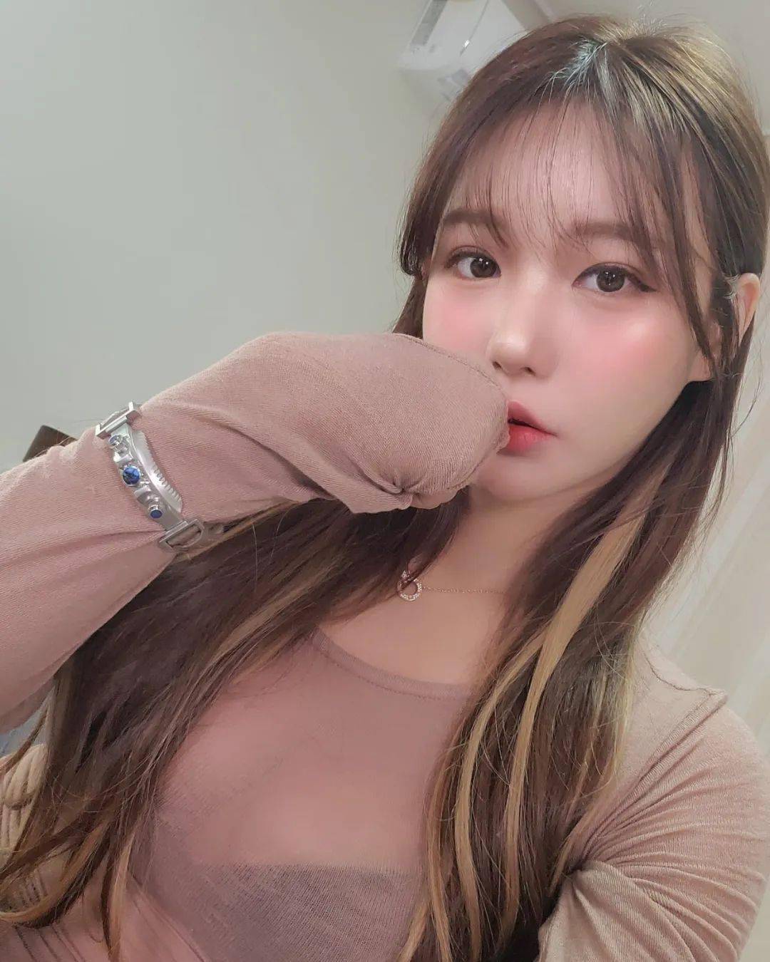 久久2017国产视频 久久我看过幕后花絮