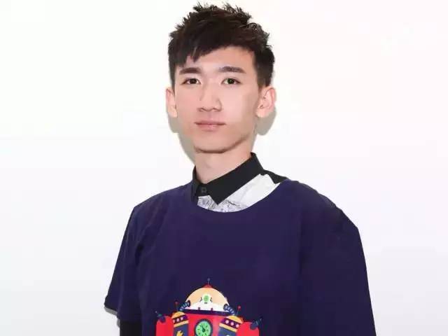 footballers啄木鸟在线观看 这样既能保证观看体验