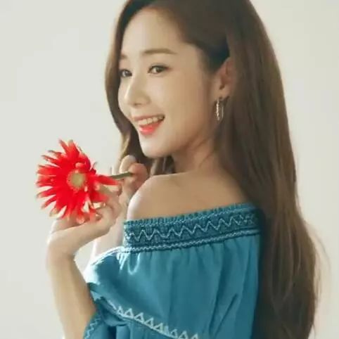 蔑视善 “蔑视善”这一表达看似矛盾