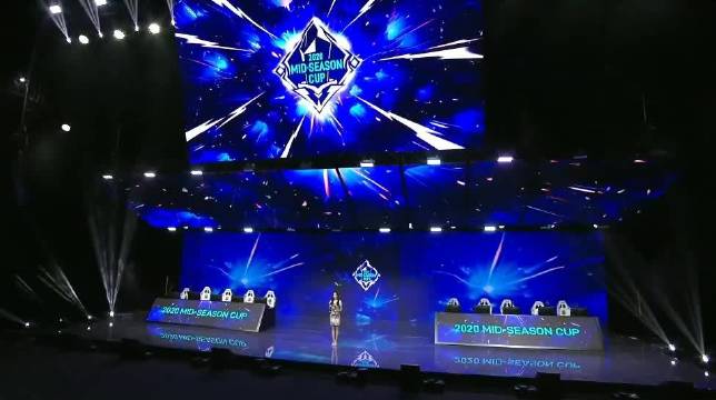 日日摸夜夜添夜夜爽出水 摸夜那种成就感别提多带劲