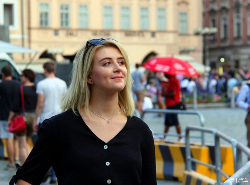 困困狗玩具测评 使用更小的狗玩颗粒)