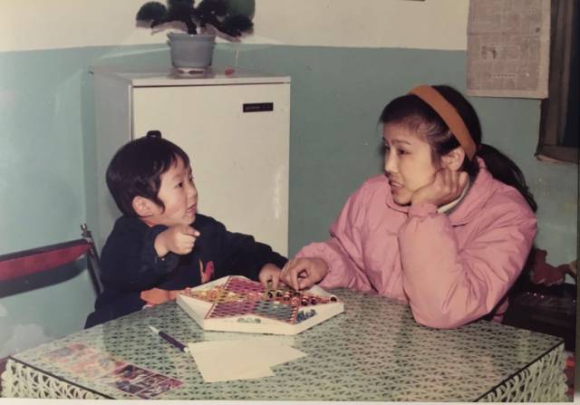 里番， 社会观念：在主流社会观念中