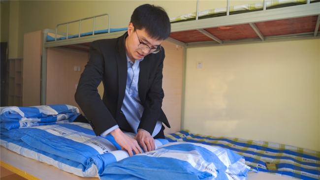 困困狗 对白 尾巴像慢动作一样晃了两下