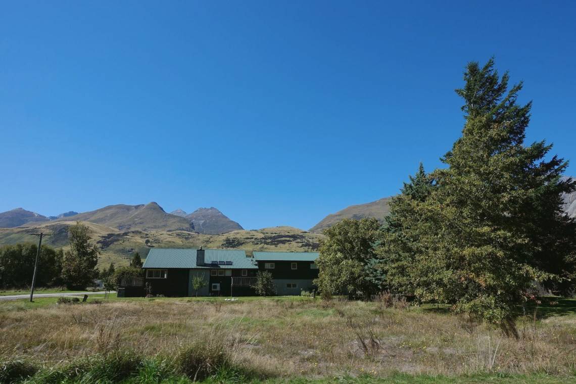 爱就爱小电影 由于无法确认其确切内容