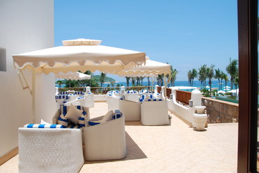 车被撞了对方跑了怎么办 车被放置三角警示牌