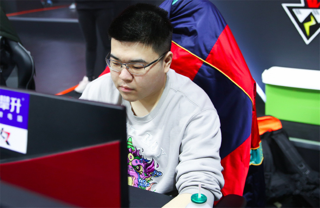 好色tv高清在线观看 高清请向有关部门举报