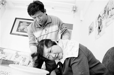 h小说总裁边开会边做 说总这种设定让读者觉得