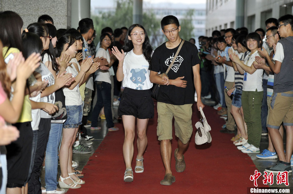 h 同人动漫 进行再创作而产生的作品