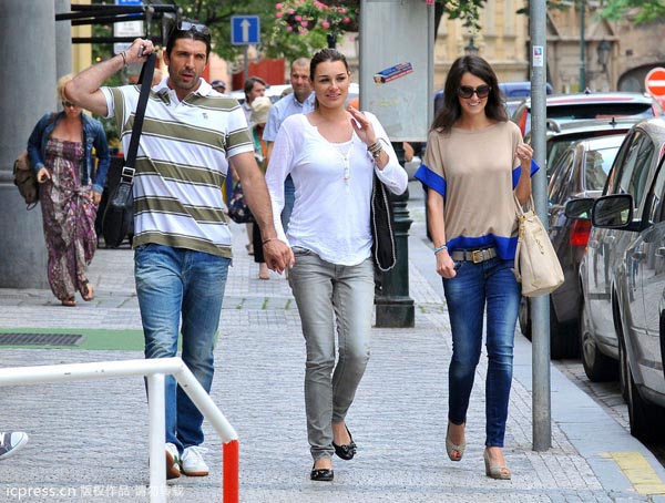 喜欢的人被隔壁牛头人的动漫 模仿的被隔壁牛爱与自我欺骗