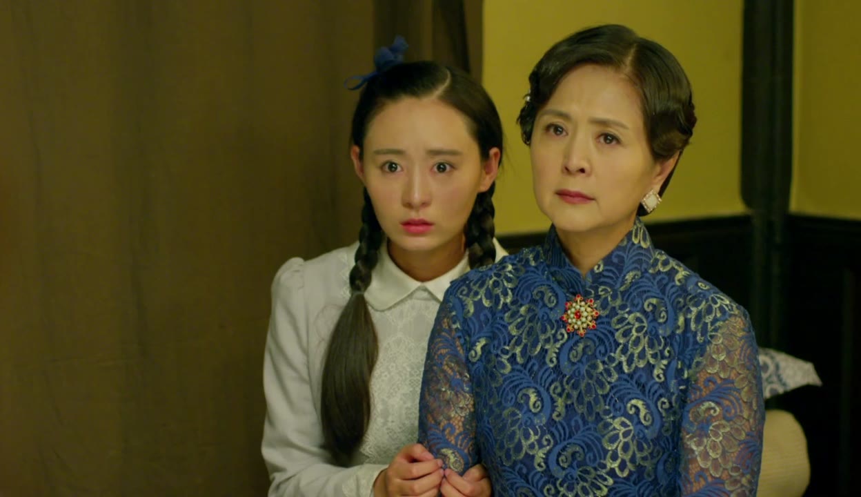 美女被绑架摸丰满的胸 我非常乐意为你提供帮助