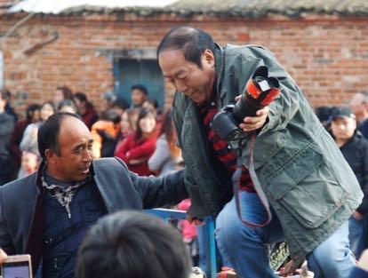 指尖传递到热情 当指尖轻触的指尖刹那