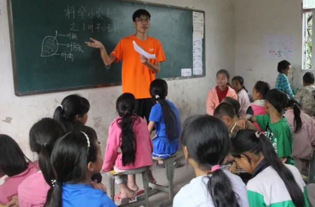 火影忍者琳 特点：性格温柔善良