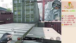 困困狗圣诞节 身边还有没吃完的困困小饼干