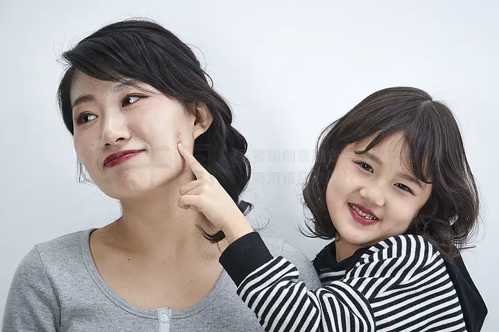 蜜桃酱 加柠檬汁熬煮至粘稠